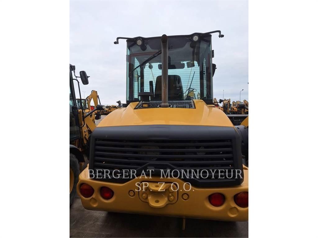 CAT 908M Kolesové nakladače
