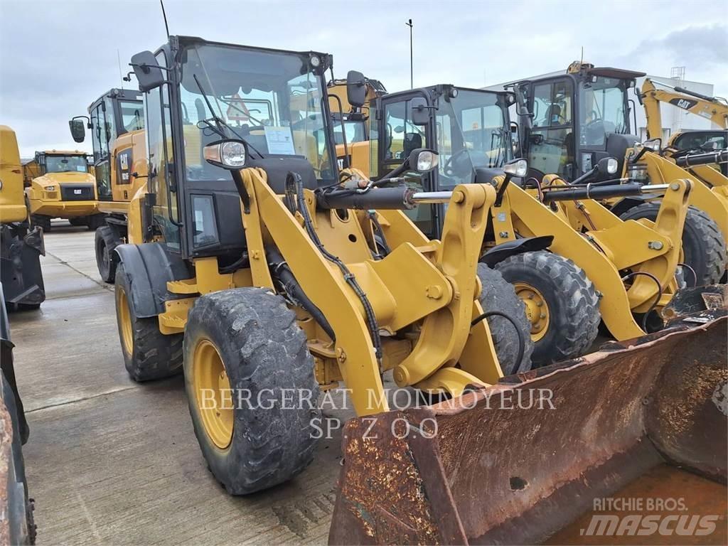 CAT 908M Kolesové nakladače