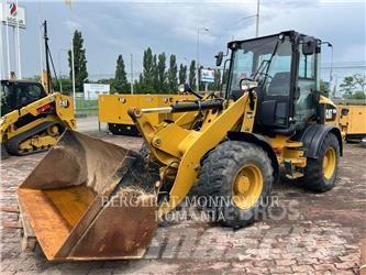 CAT 908M Kolesové nakladače