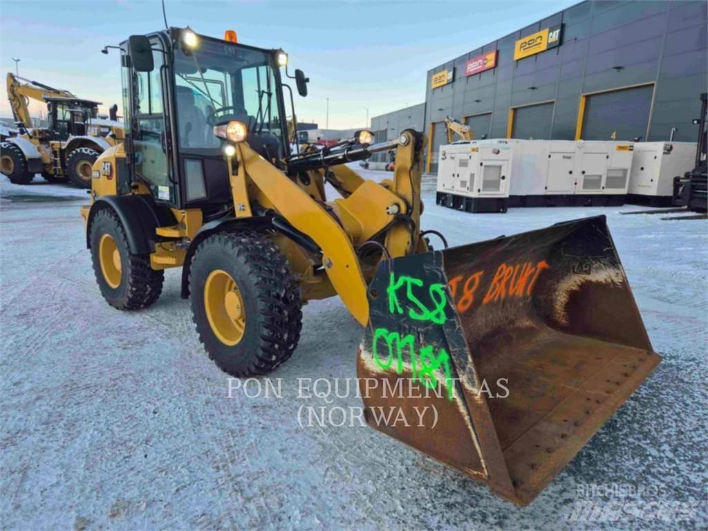 CAT 908M Kolesové nakladače