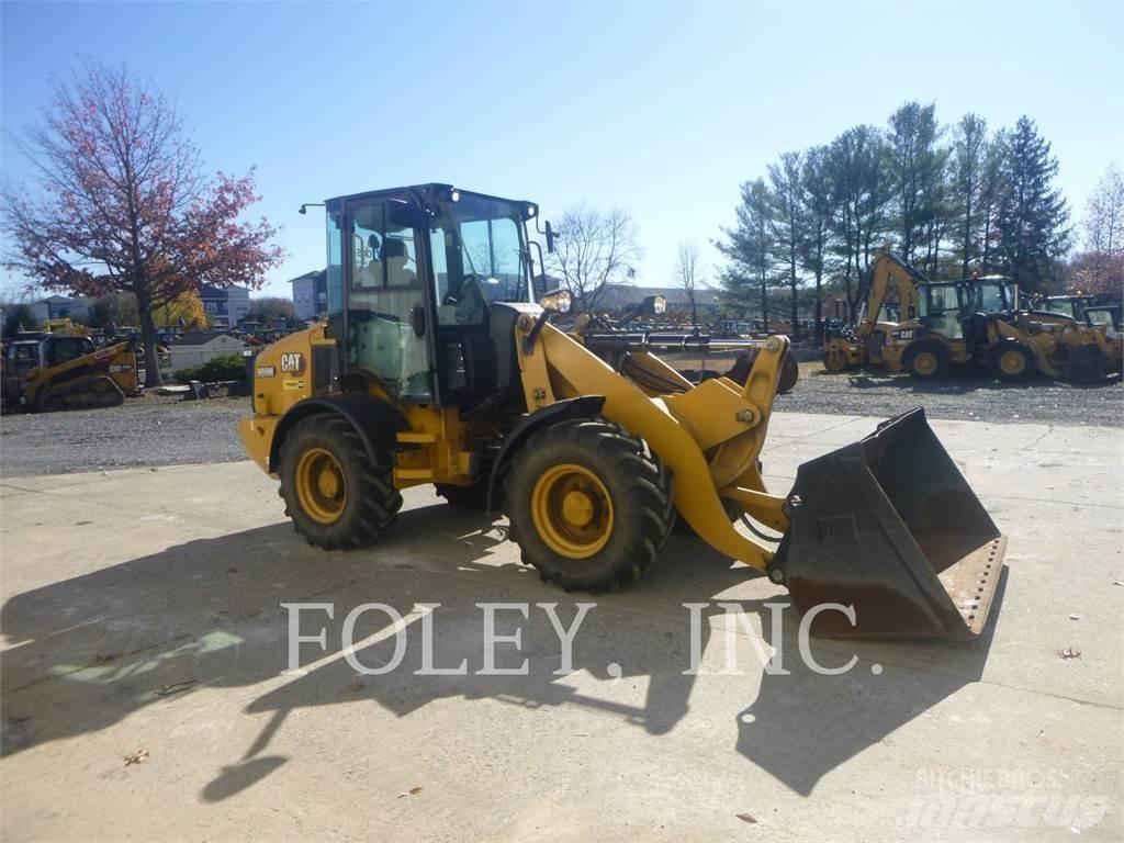 CAT 908M Kolesové nakladače