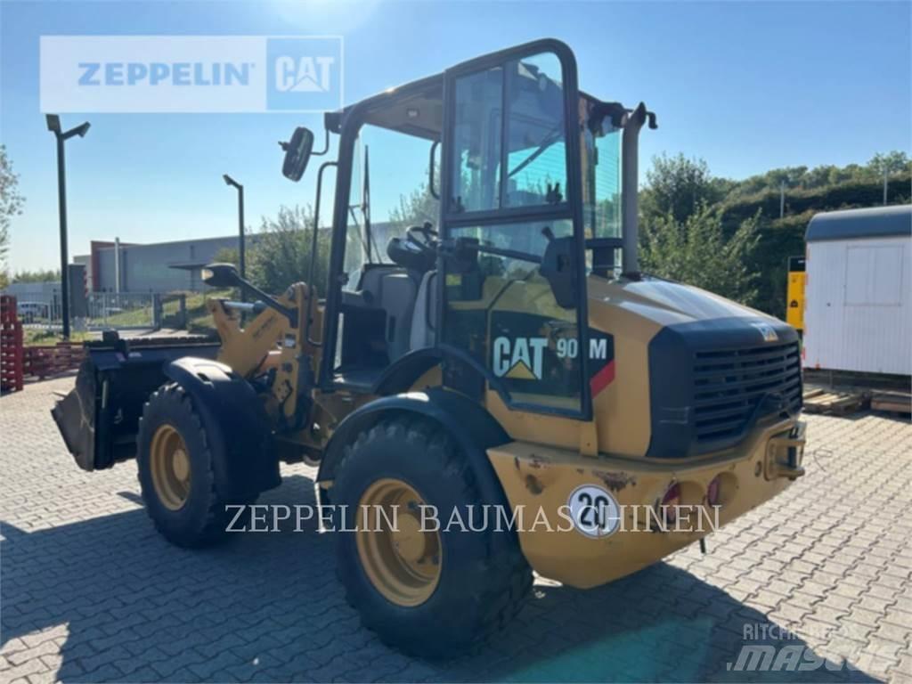 CAT 908M Kolesové nakladače