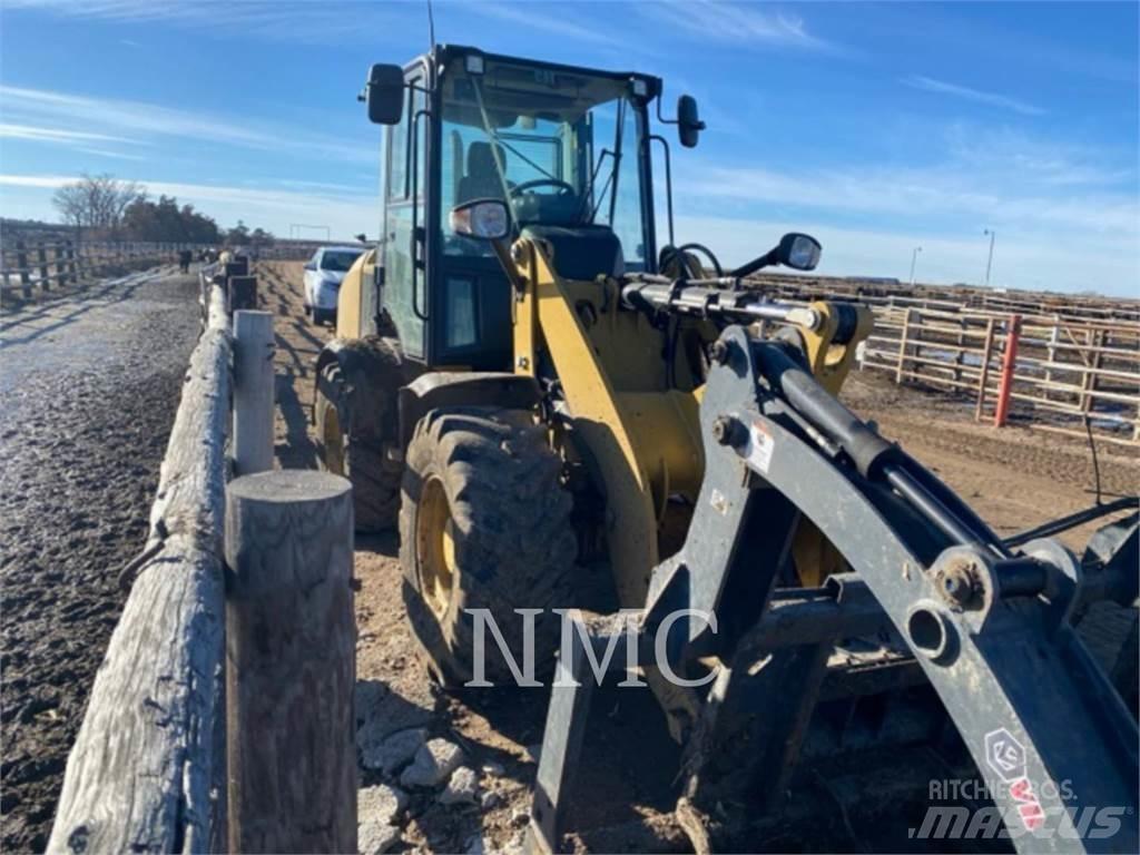 CAT 908M Kolesové nakladače
