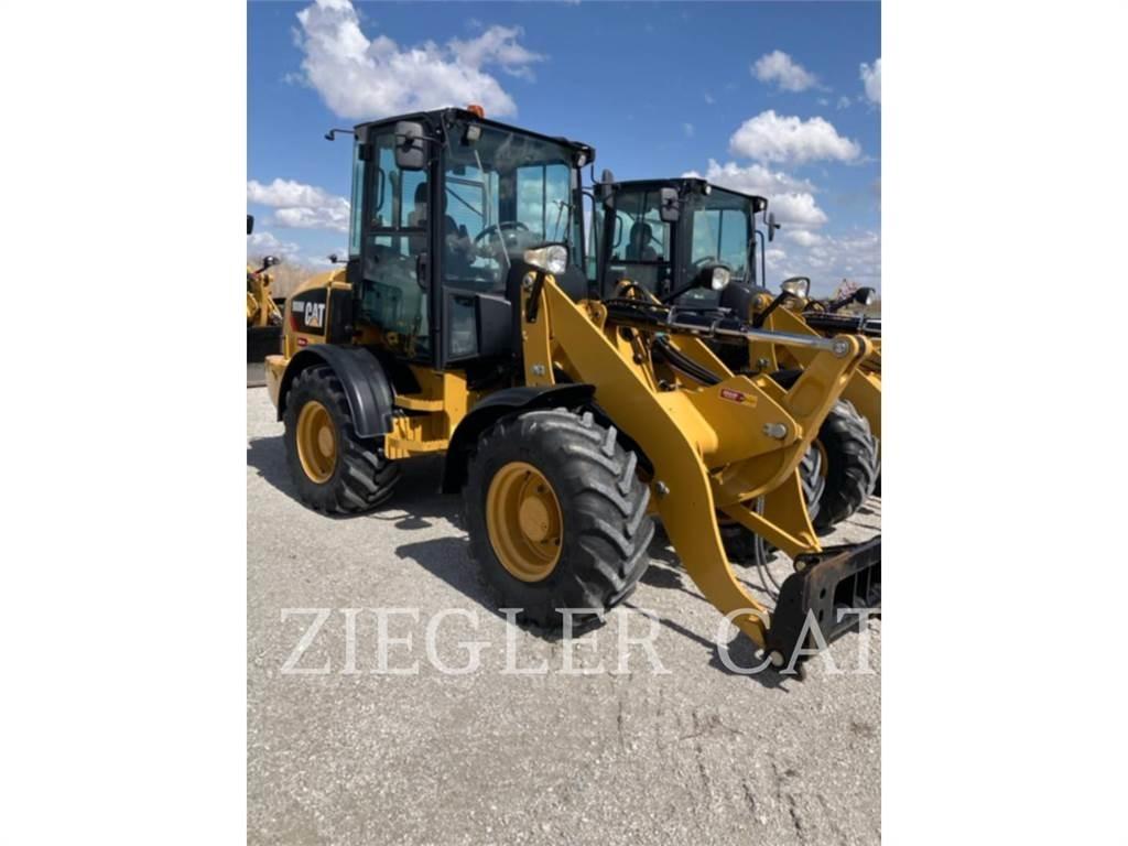 CAT 908M Kolesové nakladače