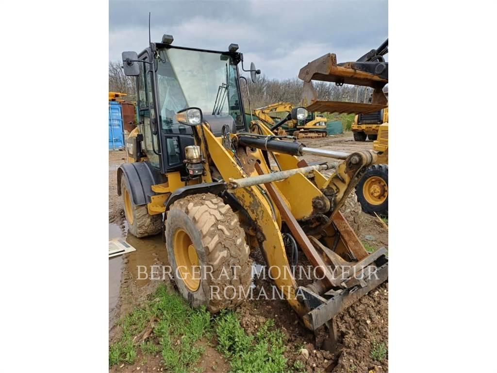 CAT 908M Kolesové nakladače