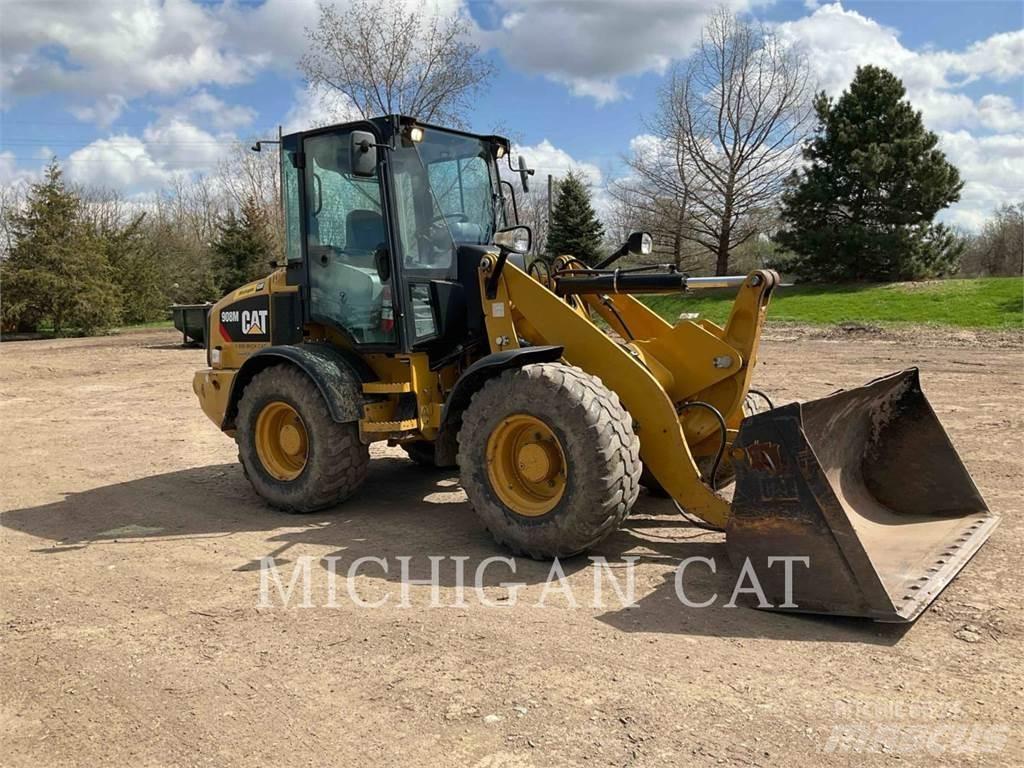 CAT 908M Kolesové nakladače