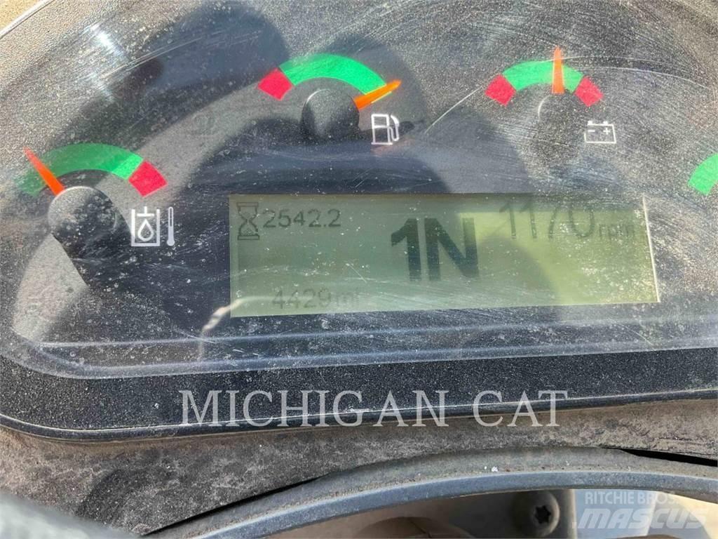 CAT 908M Kolesové nakladače