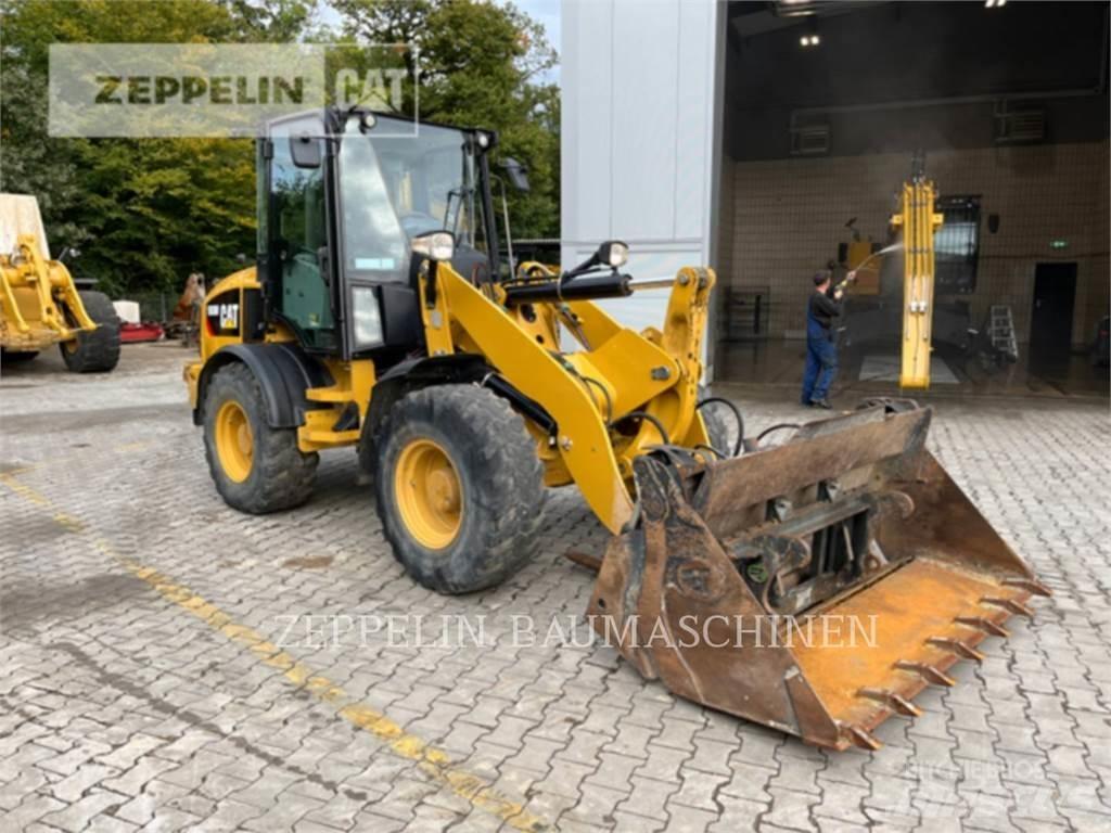 CAT 908M Kolesové nakladače
