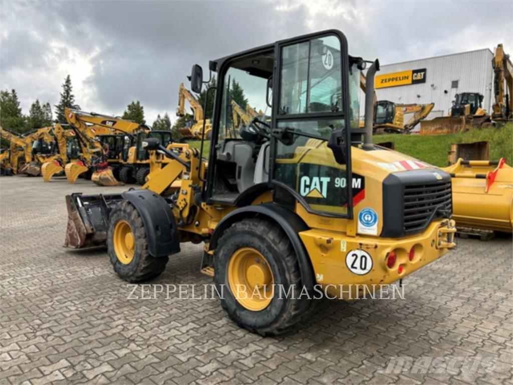 CAT 908M Kolesové nakladače