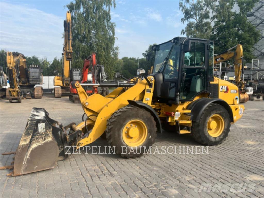 CAT 908M Kolesové nakladače