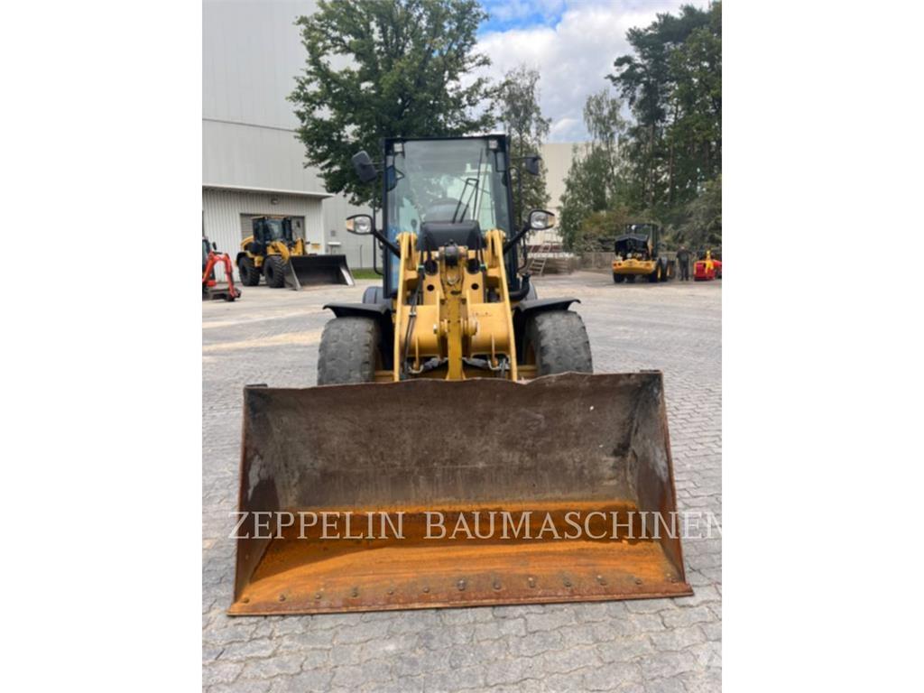 CAT 908M Kolesové nakladače