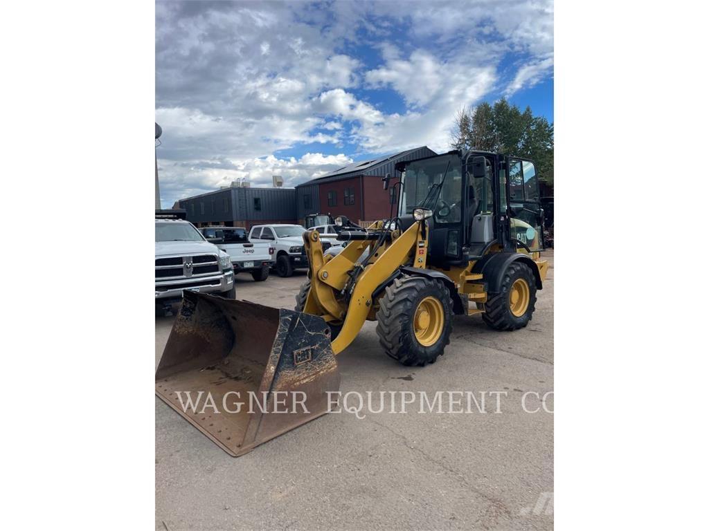 CAT 908M Kolesové nakladače