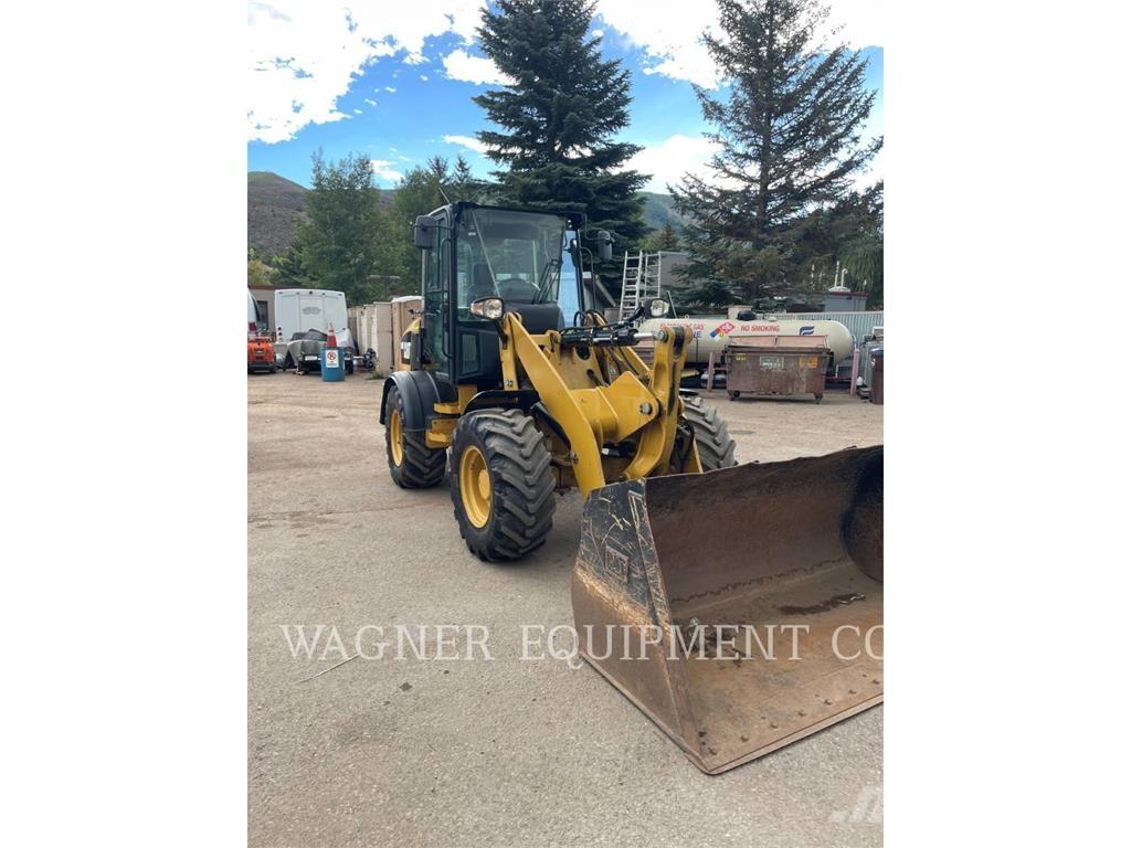 CAT 908M Kolesové nakladače