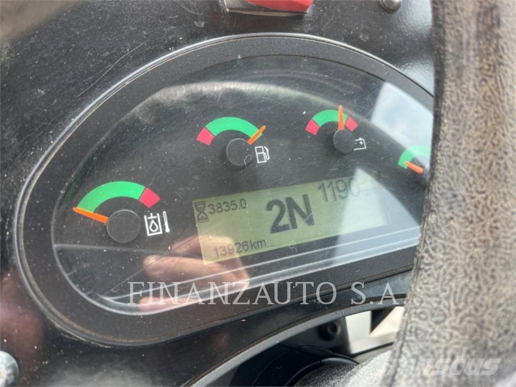 CAT 908M Kolesové nakladače