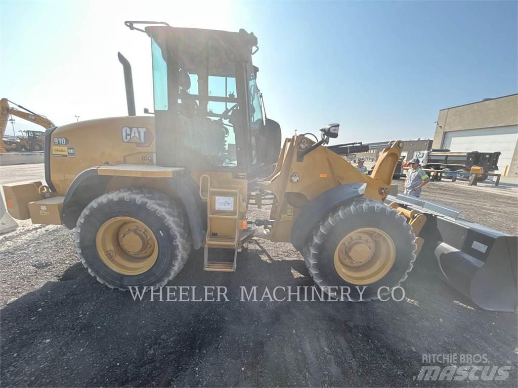 CAT 910 Kolesové nakladače
