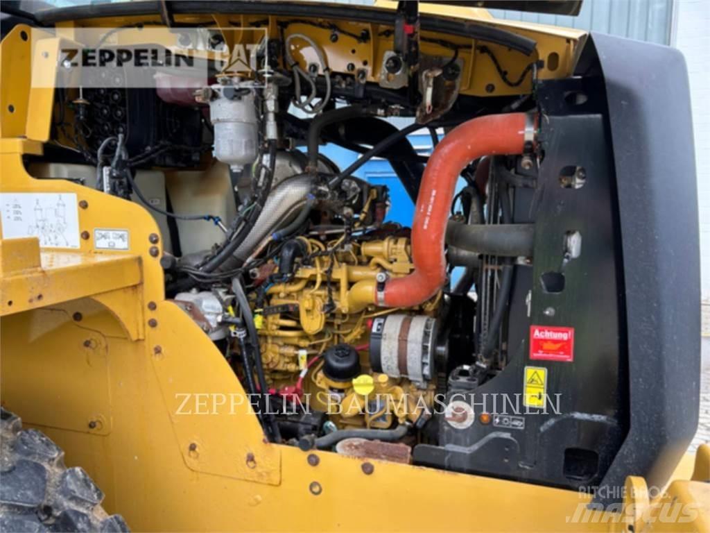 CAT 910-14A Kolesové nakladače