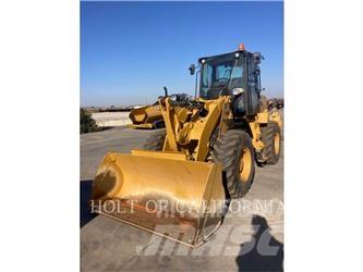 CAT 910M Kolesové nakladače
