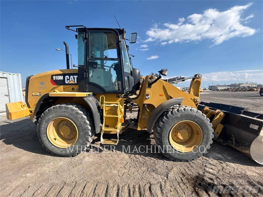 CAT 910M Kolesové nakladače