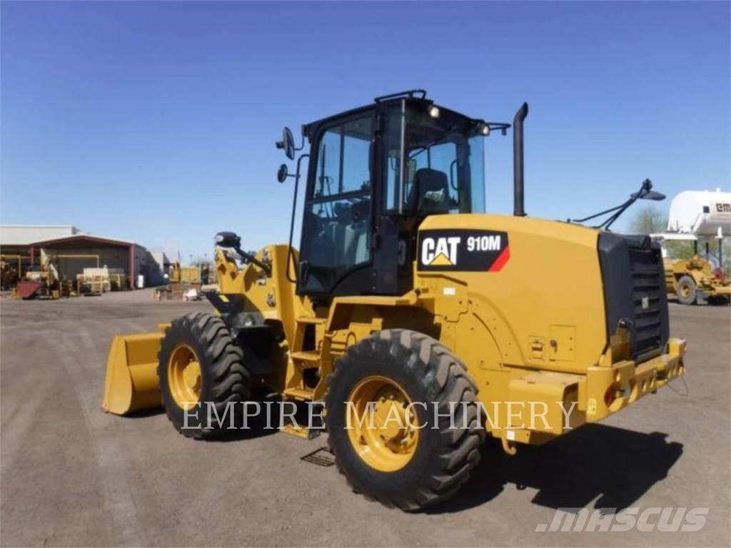 CAT 910M Kolesové nakladače