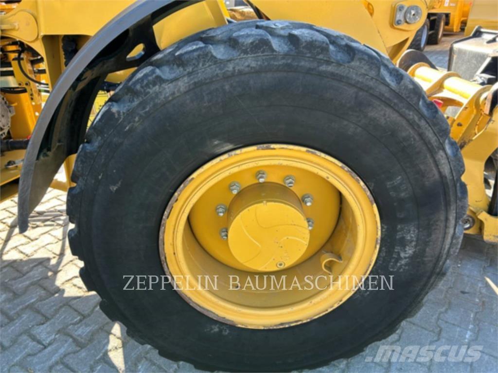 CAT 914-14A Kolesové nakladače