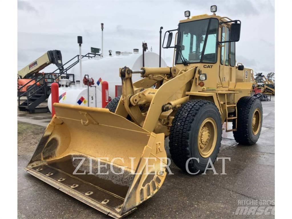CAT 916 Kolesové nakladače