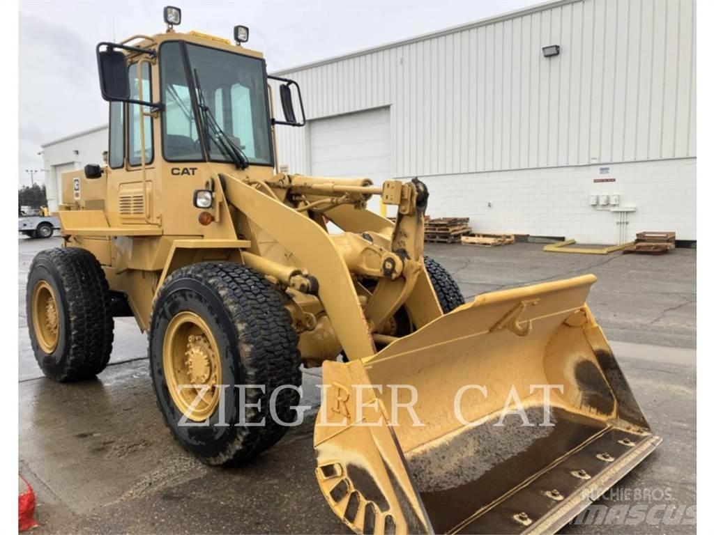 CAT 916 Kolesové nakladače