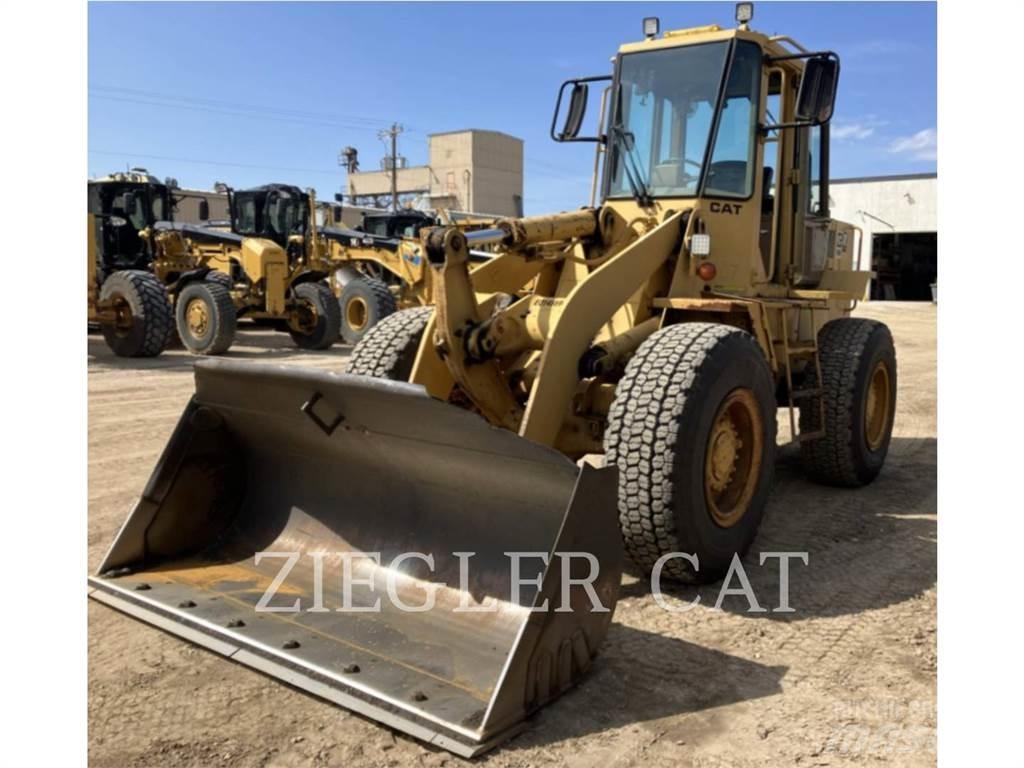 CAT 916 Kolesové nakladače