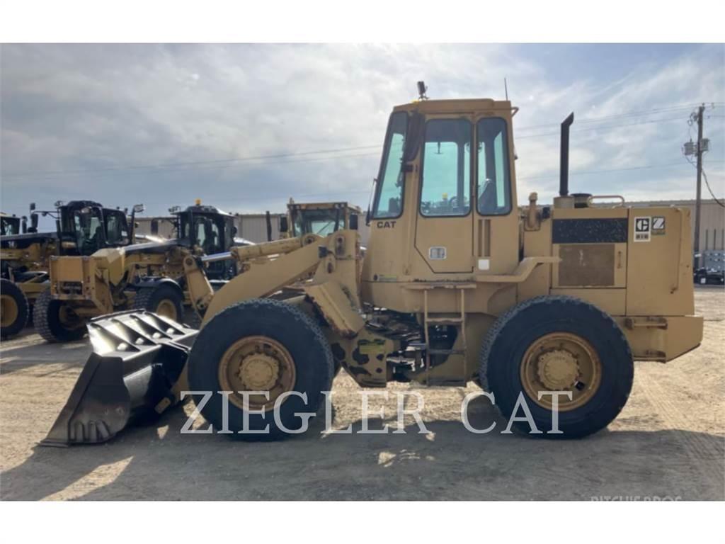 CAT 916 Kolesové nakladače