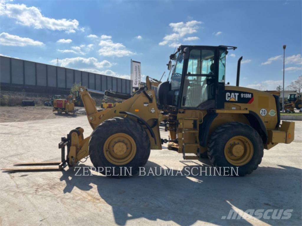 CAT 918M Kolesové nakladače