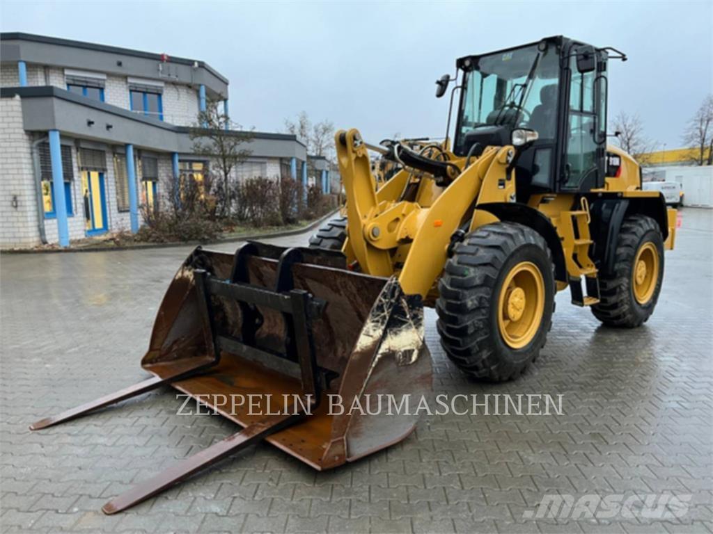 CAT 918M Kolesové nakladače