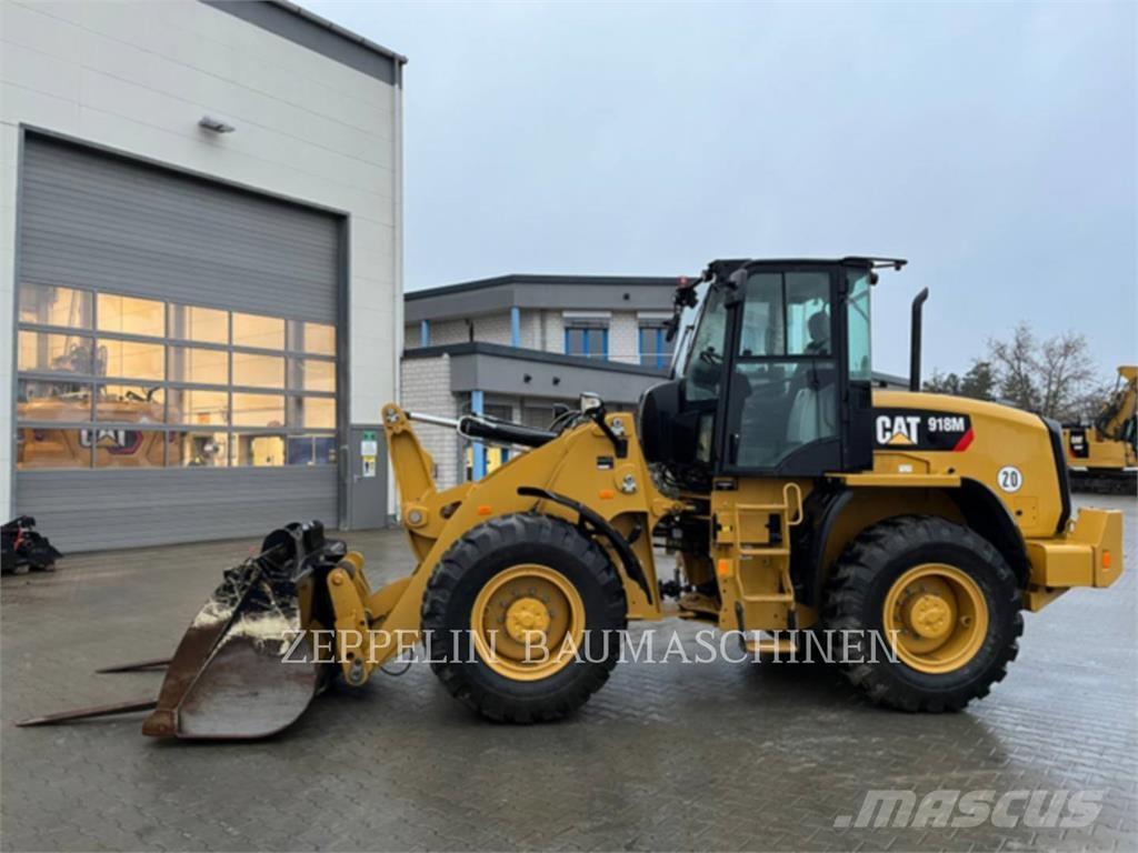 CAT 918M Kolesové nakladače