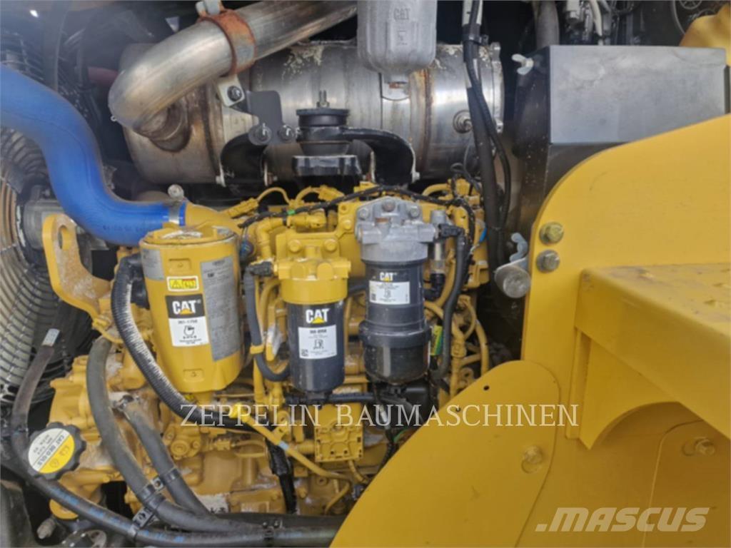 CAT 918M Kolesové nakladače