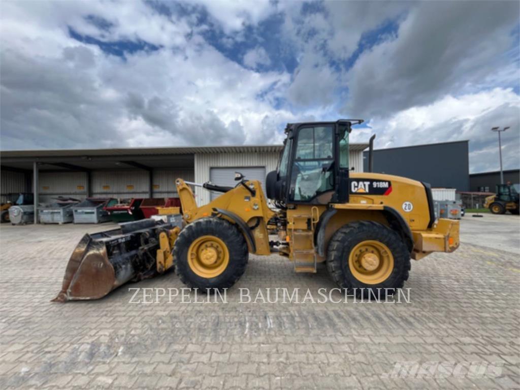 CAT 918M Kolesové nakladače