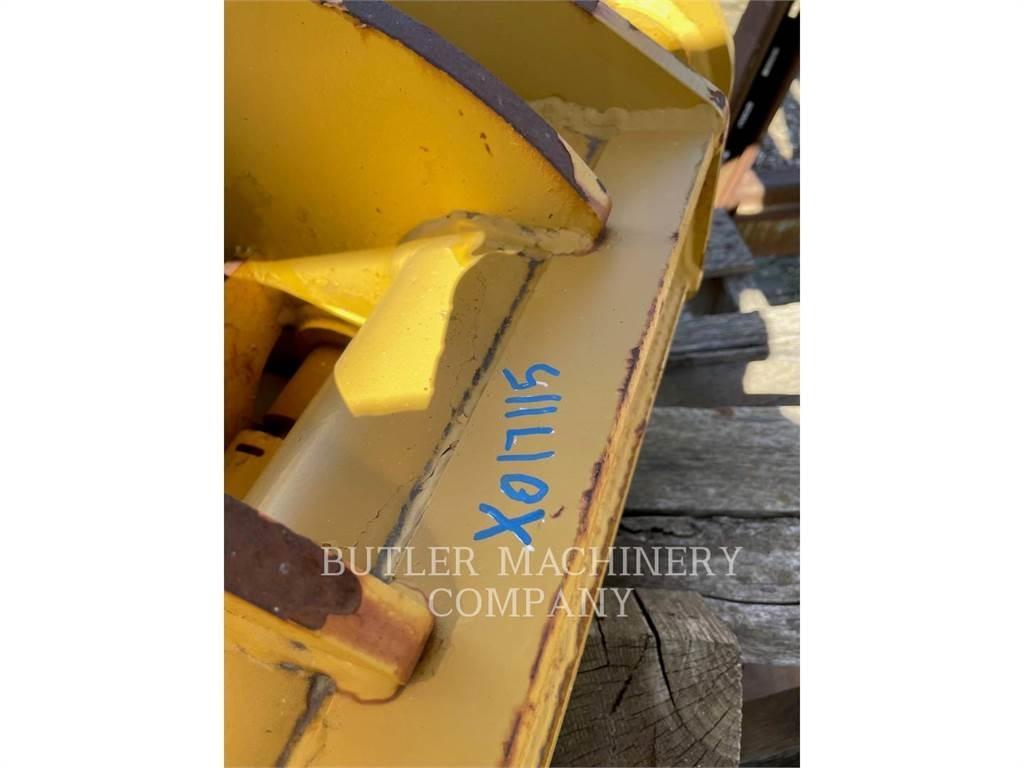 CAT 924HZ QUICK COUPLER Rýchlospojky