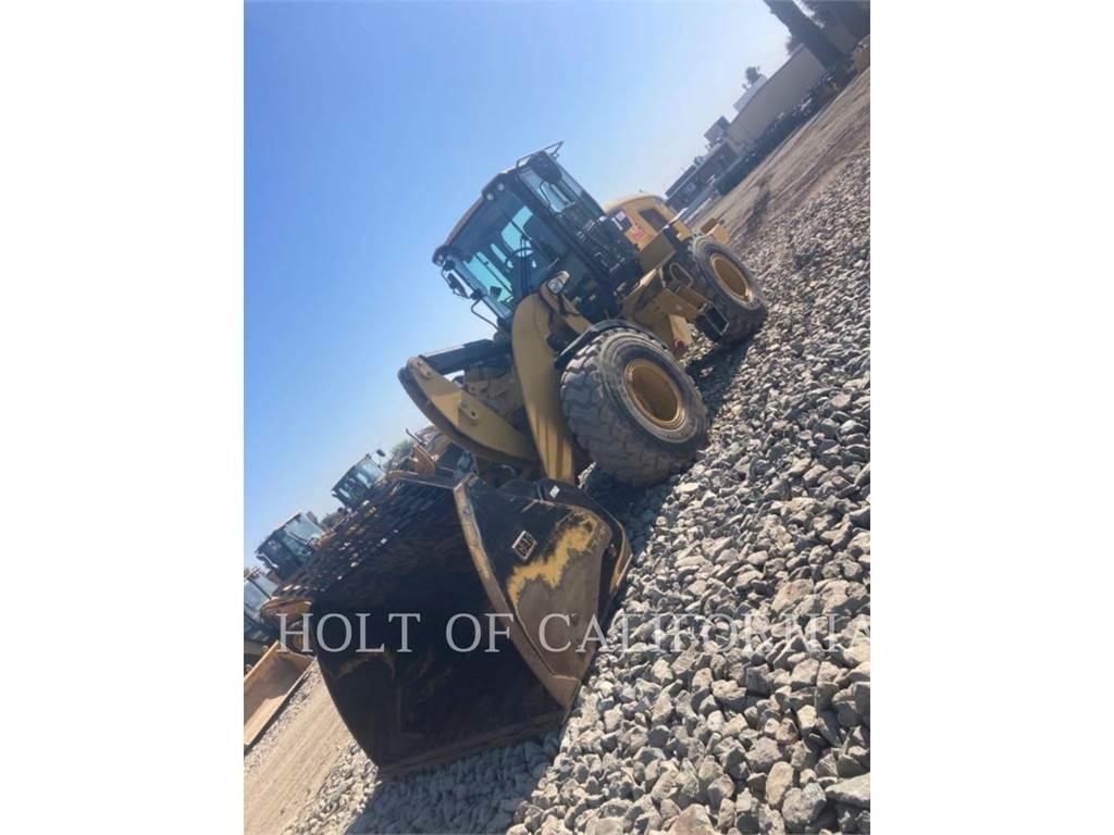 CAT 926M Kolesové nakladače