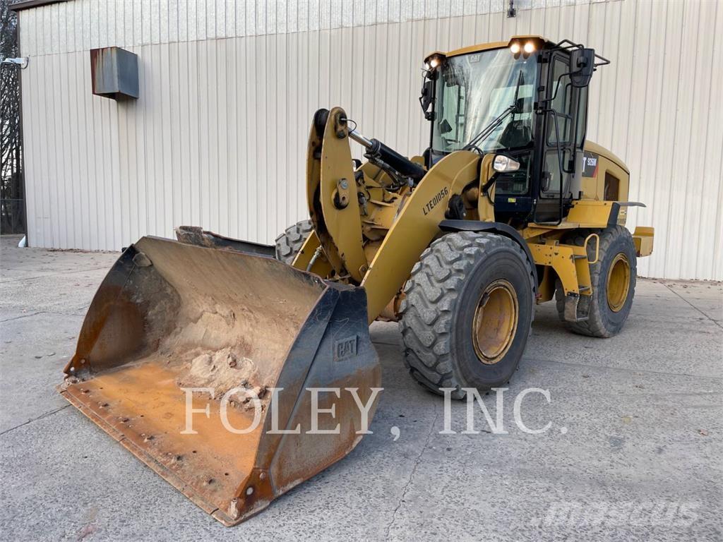 CAT 926M Kolesové nakladače