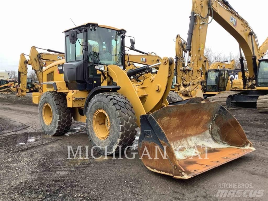 CAT 926M Kolesové nakladače