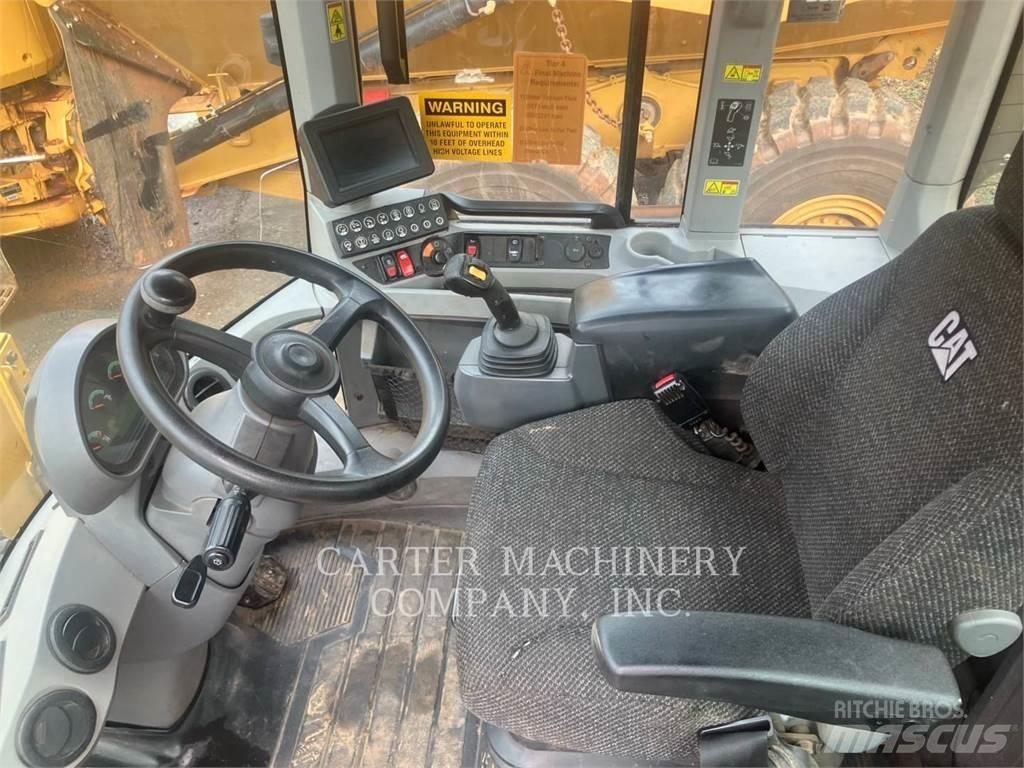 CAT 926M Kolesové nakladače