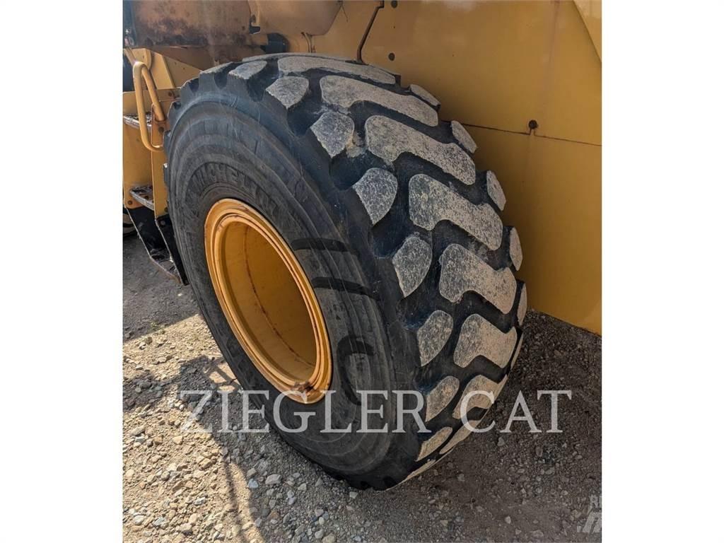 CAT 926M Kolesové nakladače