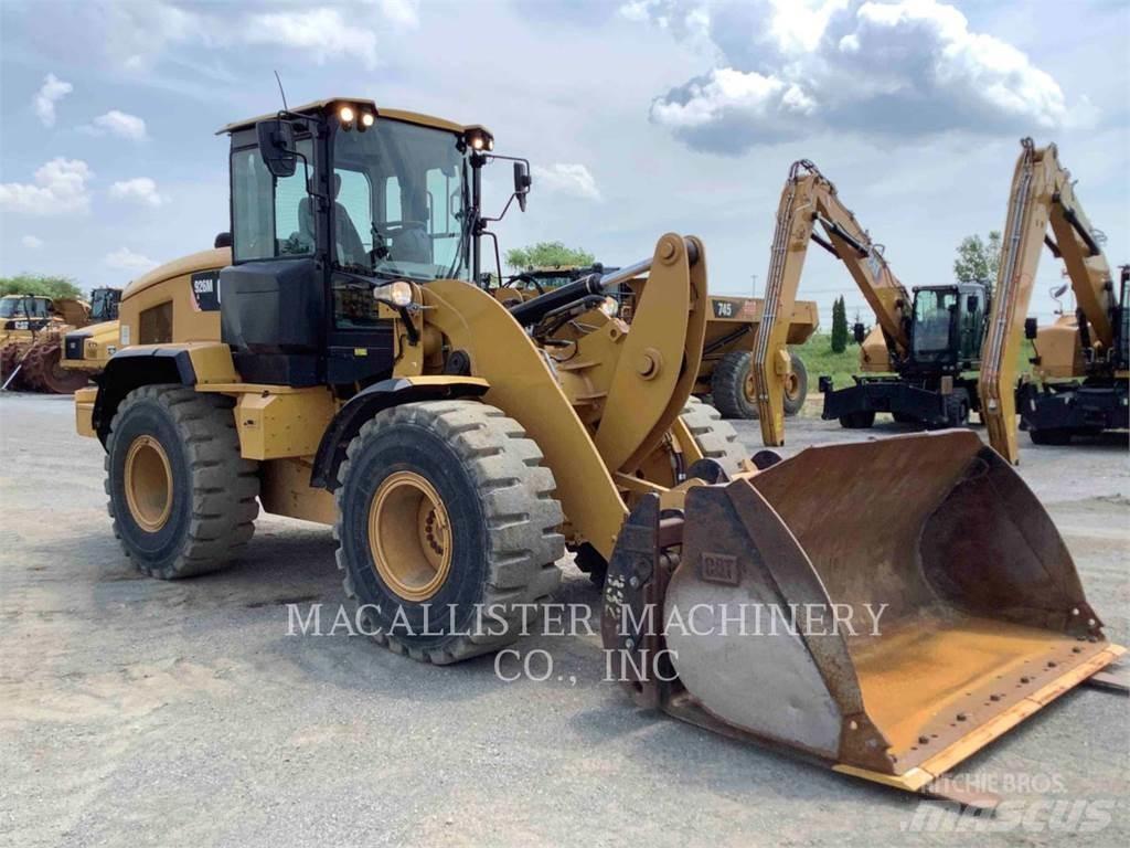 CAT 926M Kolesové nakladače