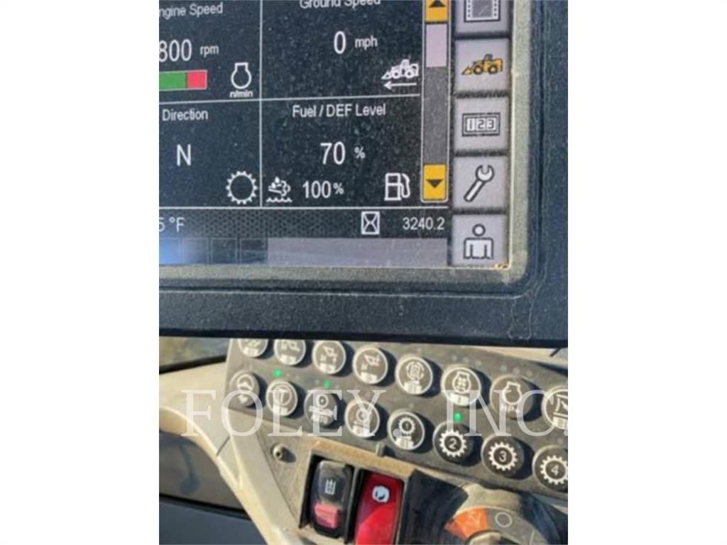 CAT 926M Kolesové nakladače