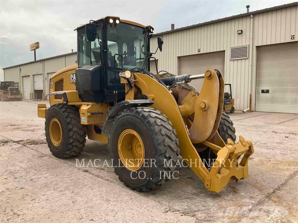 CAT 926M Kolesové nakladače