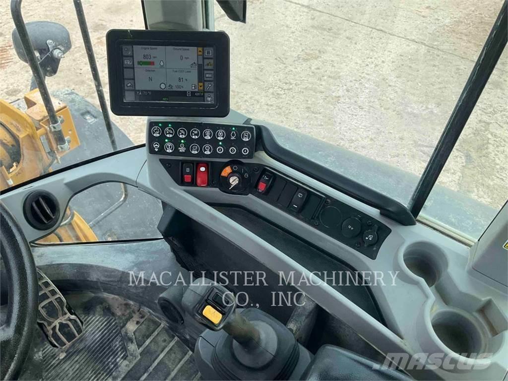 CAT 926M Kolesové nakladače