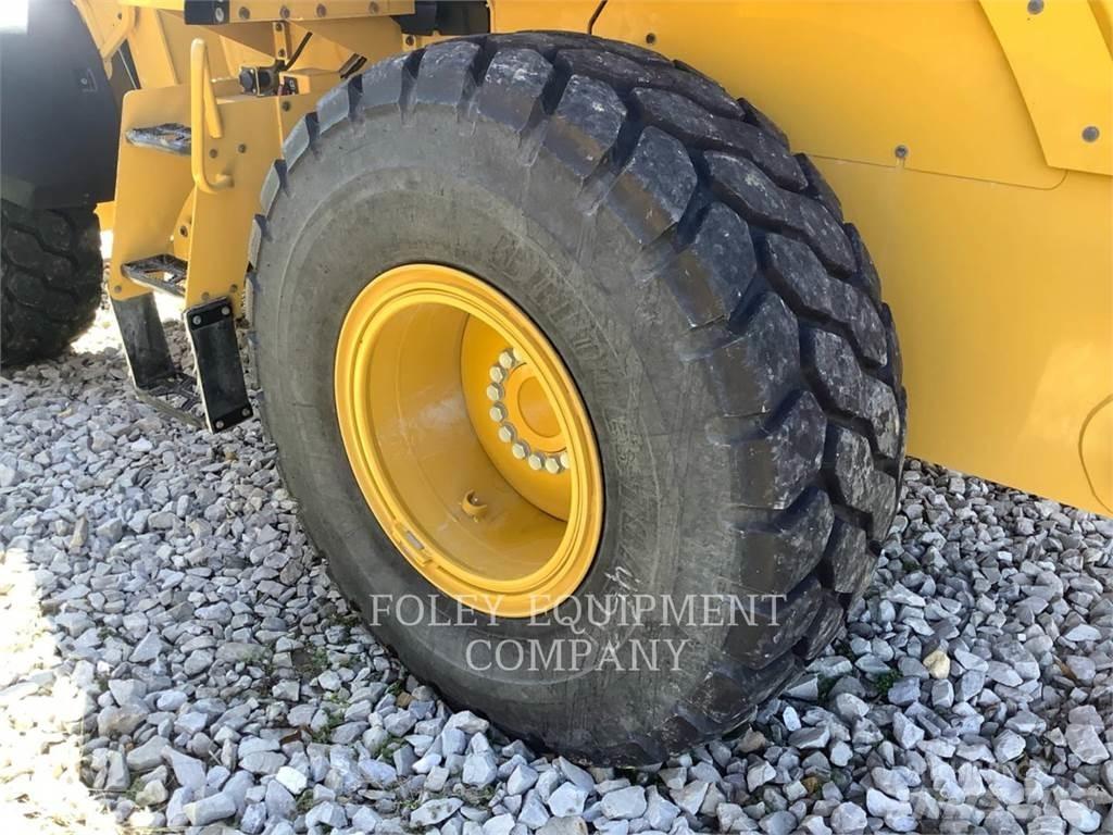 CAT 926M Kolesové nakladače