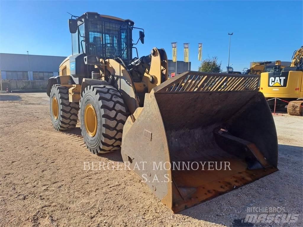 CAT 926M Kolesové nakladače