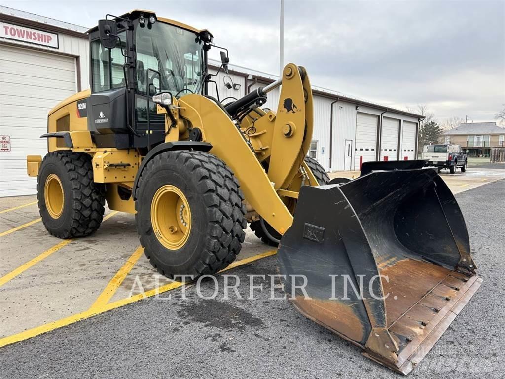CAT 926M Kolesové nakladače