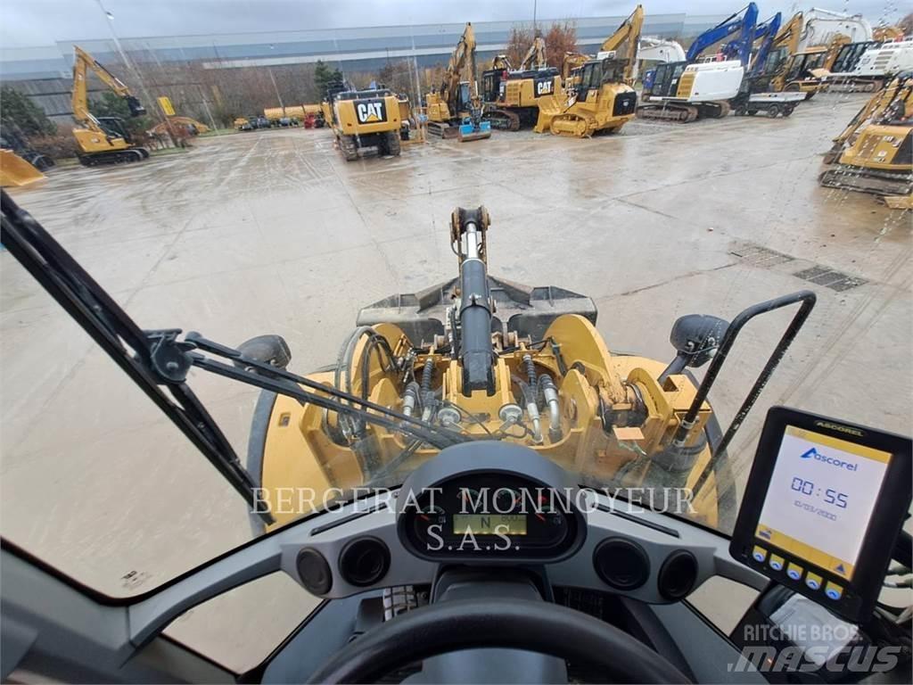CAT 926M Kolesové nakladače