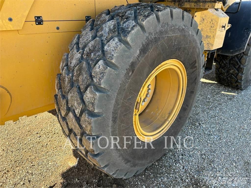 CAT 926M Kolesové nakladače