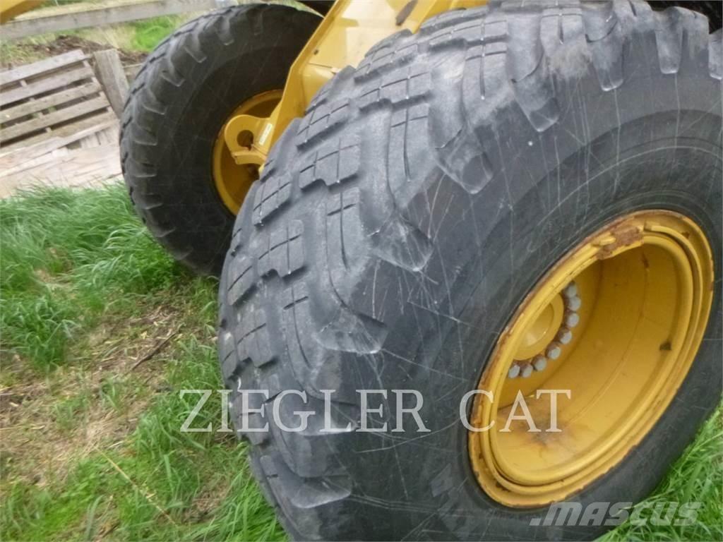 CAT 926M Kolesové nakladače