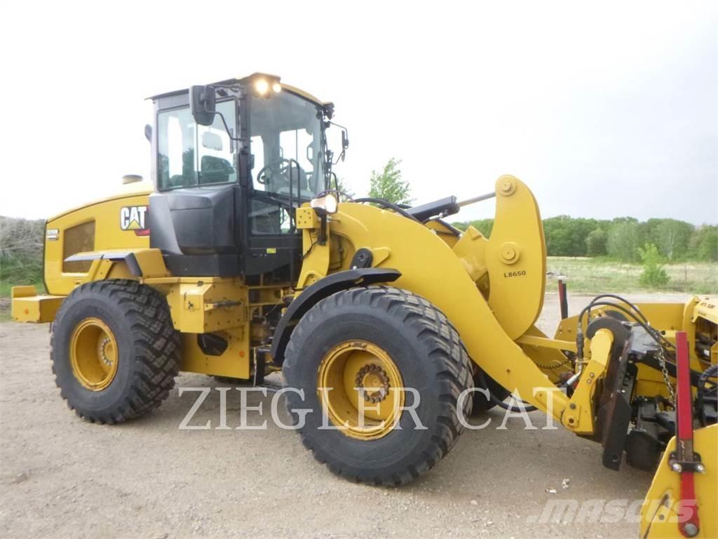 CAT 926M Kolesové nakladače